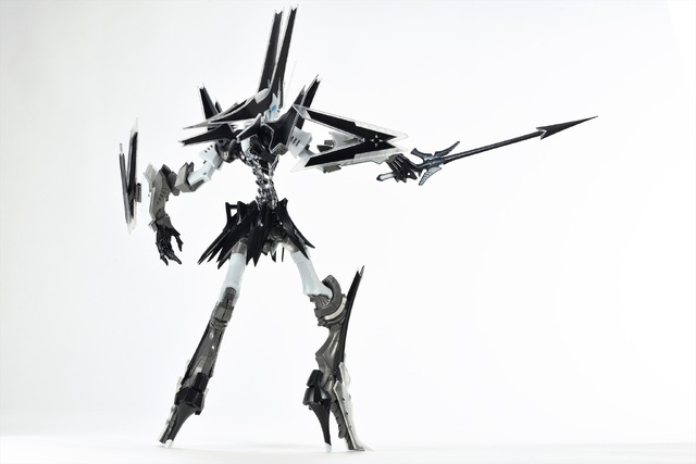 ファイブスター物語」GTM“カイゼリン”が初立体化！ 「ツインスイング