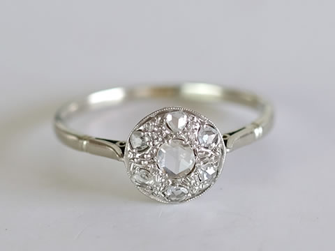 アンティークローズカットダイヤモンドリング（プラチナとゴールド）