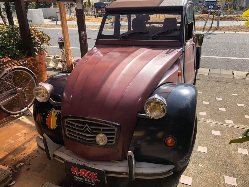 フランスの農村から世界へ。シンプルでお洒落なシトロエン 2CVの魅力