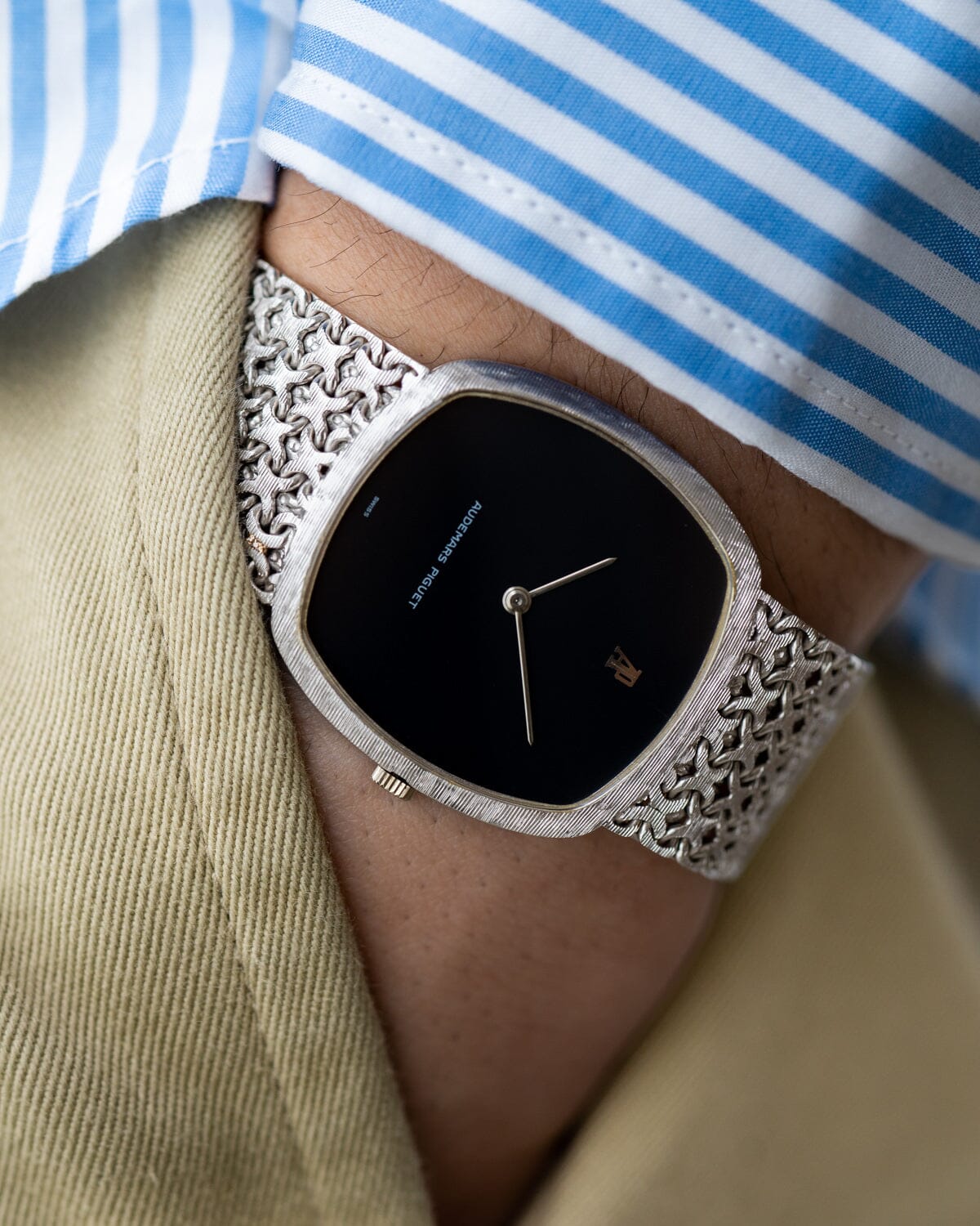 オーデマ ピゲ トノー WG ブラックダイアル ブレスレット一体型 1970