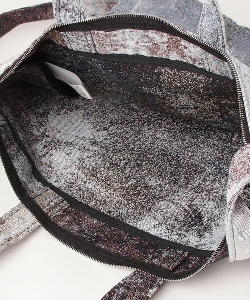 SHINYAKOZUKA（シンヤコヅカ）の「SHINYA KOZUKA /シンヤ コヅカ