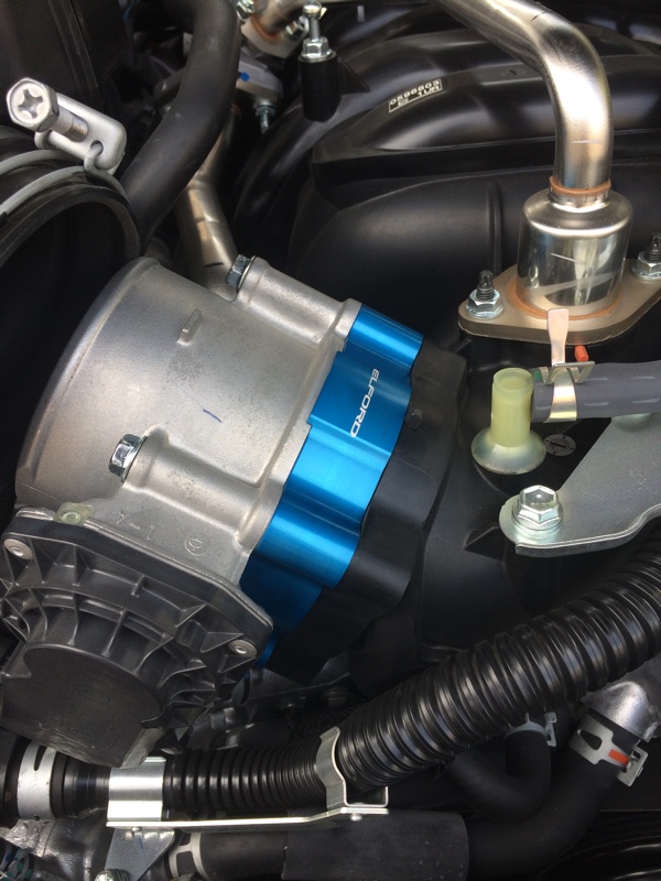 エルフォード スロットルスペーサー（トヨタ ランドクルーザー200・200