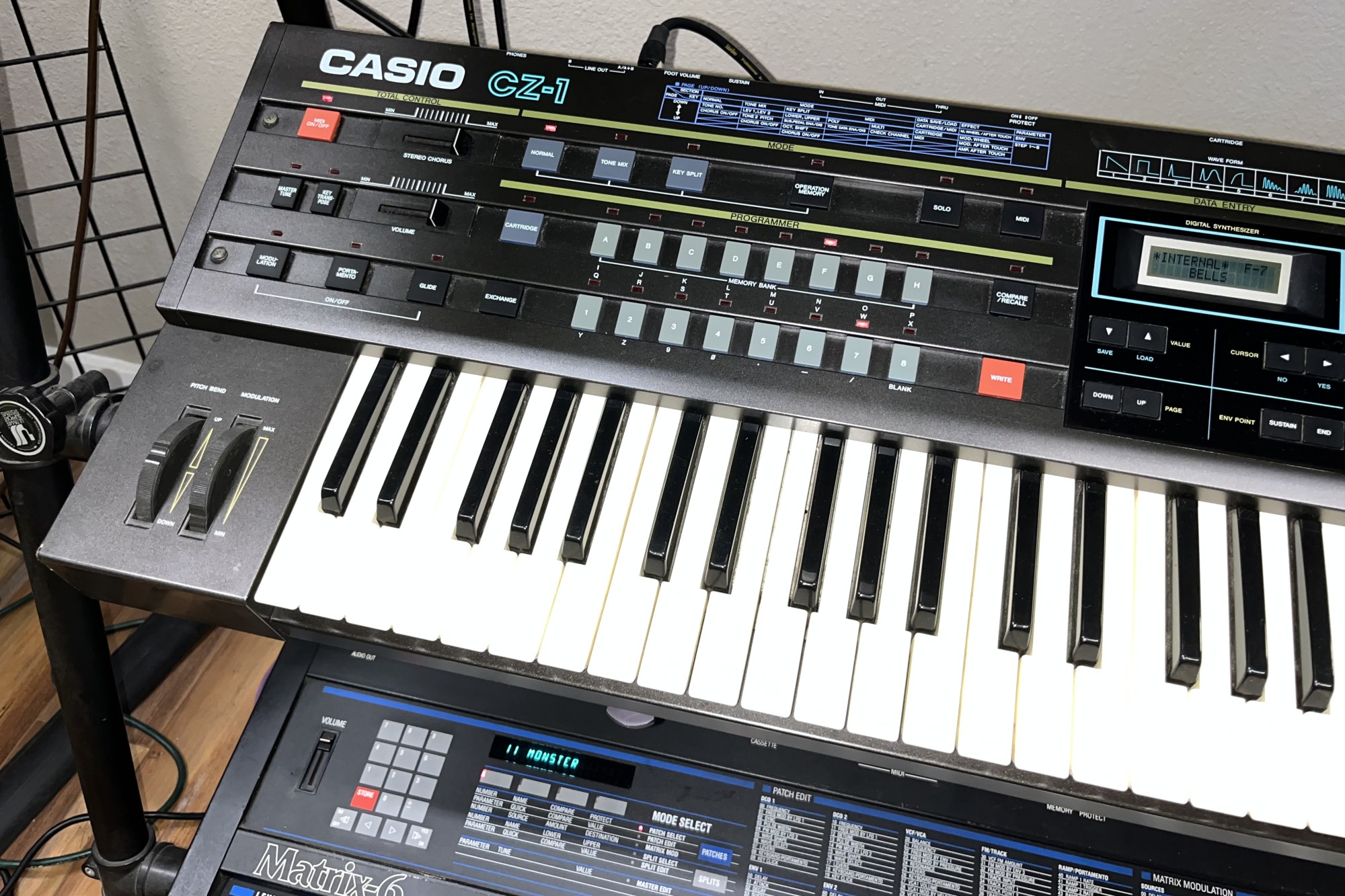 Casio CZ-1 - Syntaur
