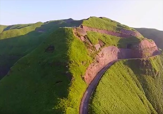 熊本地震でライダーの聖地「ラピュタの道」が崩壊 | CYCLE やわらか