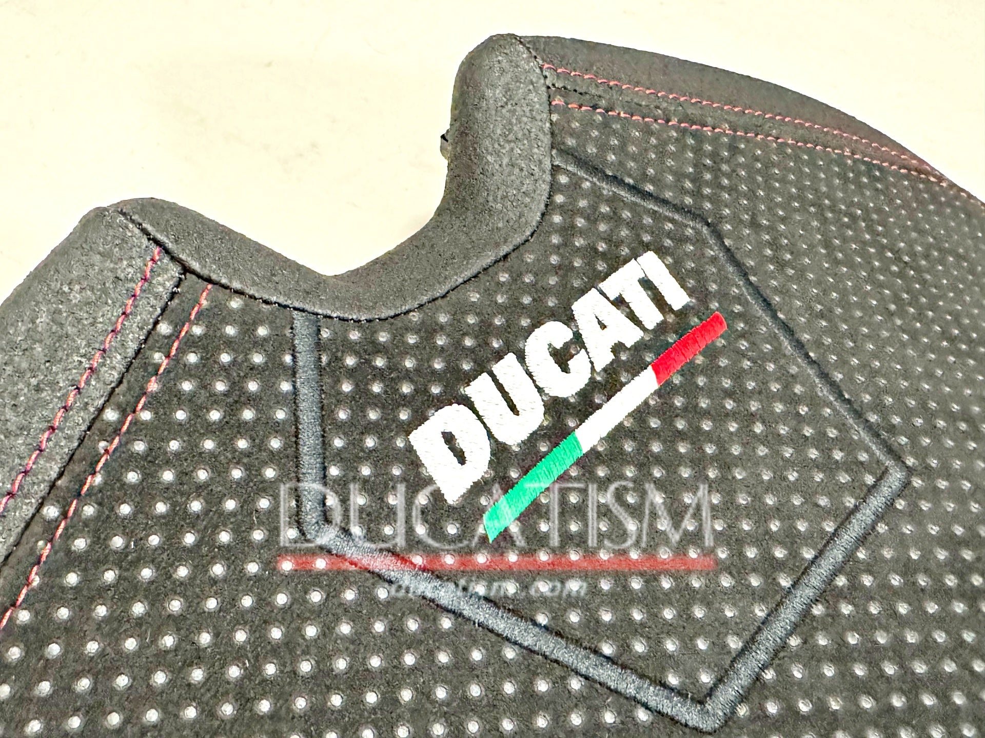 DUCATI 2025-2026 Panigale V4 スポーツシート ドゥカティ 96881481AA