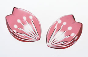 東京都名誉都民 瀧澤利夫の専門店 江戸切子 飾り皿・桜皿が高級桐