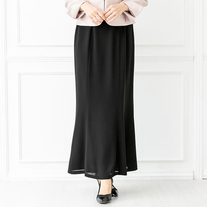 バックサテンアムンゼンのロングスカート 9号・ブラック｜東京