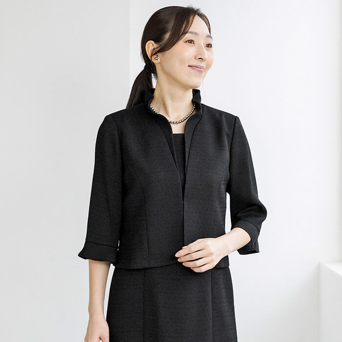 勝山織のダブルカラーのアンサンブル 13号・ブラック｜東京ソワール