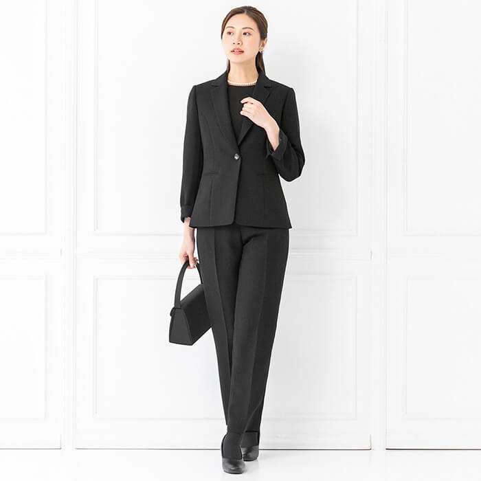 洗える｜テーラードジャケットのパンツスーツ 15号・ブラック｜東京