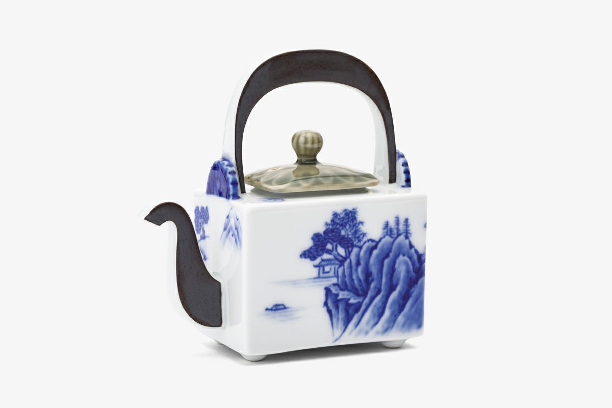 染付山水 角小正油差（醤油差し） | 有田焼 深川製磁｜公式オンライン