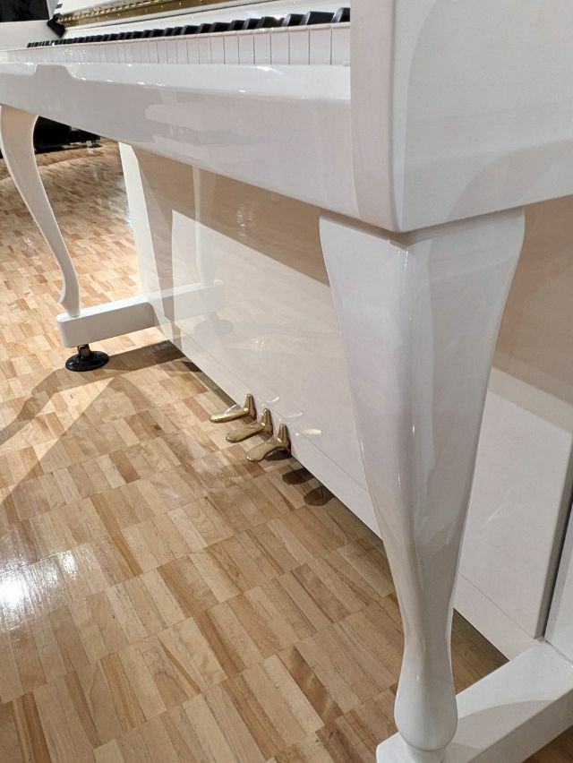 KAWAI（カワイ） LD22WF ホワイト 中古ピアノ ラグジュアリーデザイン