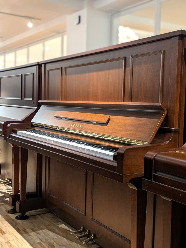 YAMAHA(ヤマハ) W106B 中古ピアノ 人気No.1♪ヤマハ木目調・猫脚モデル