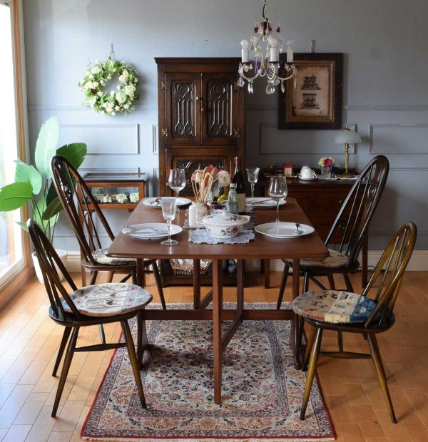 アーコールのスワンバックチェア（オリーブチョコ色・ハの字脚・タグ