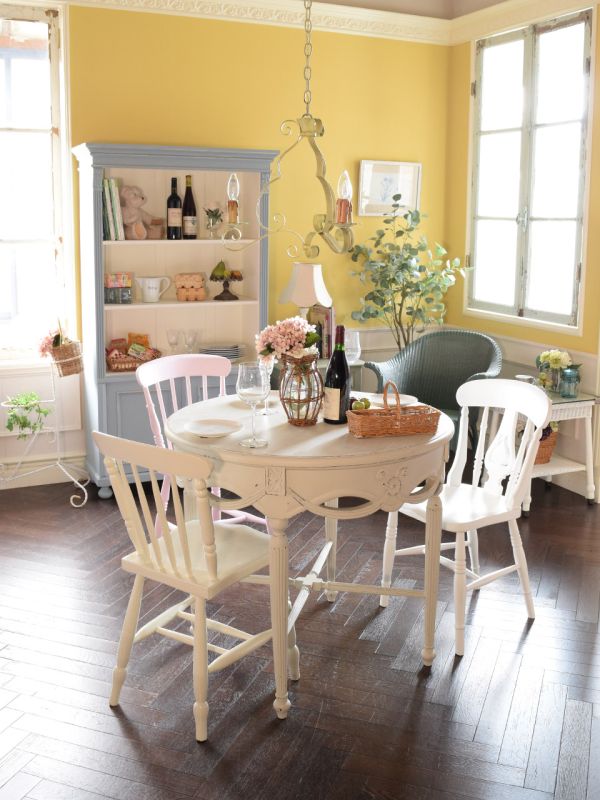 英国アンティークのウィンザーチェア、白いペイントのアンティークの