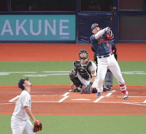 鈴木誠也、特大弾 京セラから大歓声…昨季メジャー32発 本大会でも