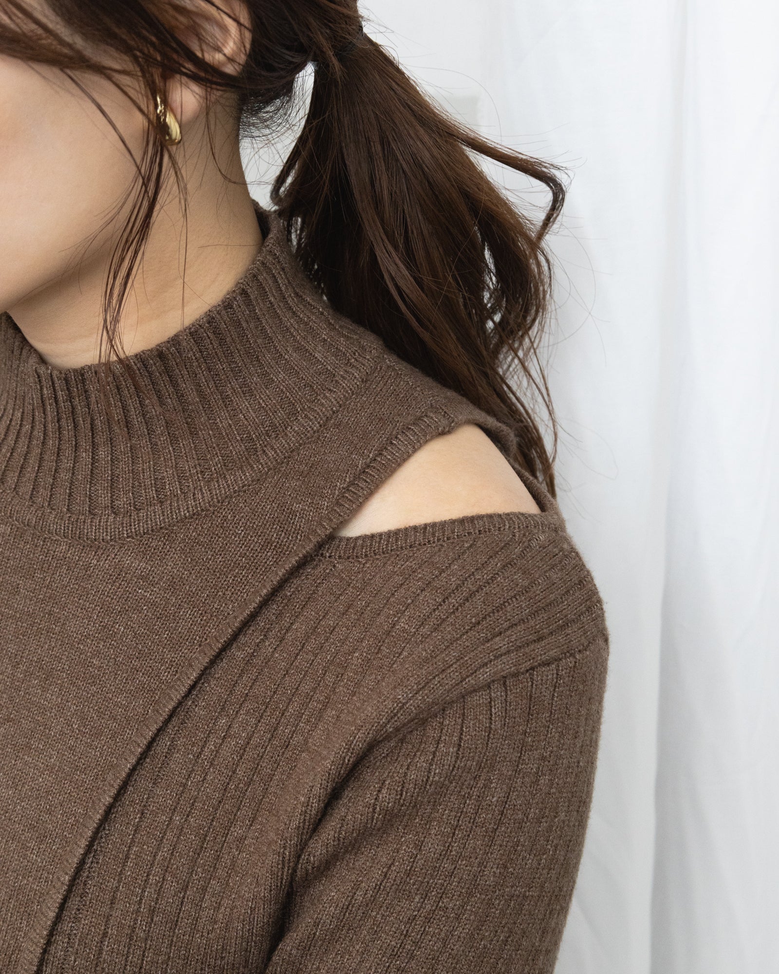 ショルダースリットニットプルオーバー | hollis