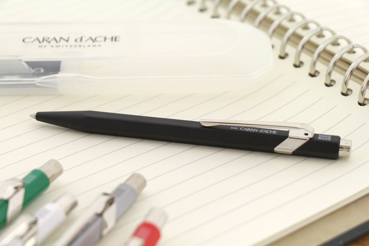 カランダッシュ（CARAN d'ACHE） ボールペン849 CLASSIC LINE