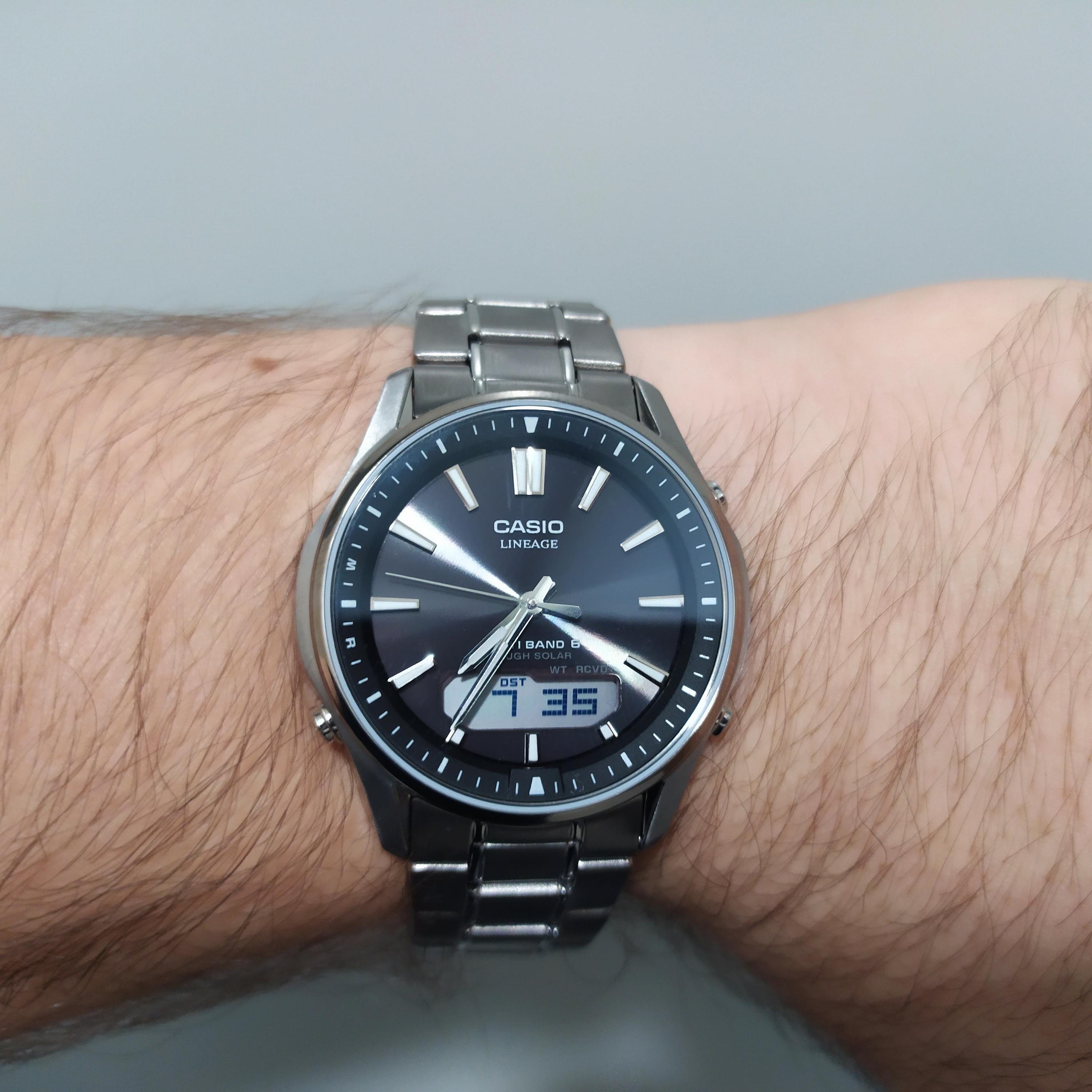 CASIO LCW-M100TSE-1AER this watch is so damn light (and beautiful