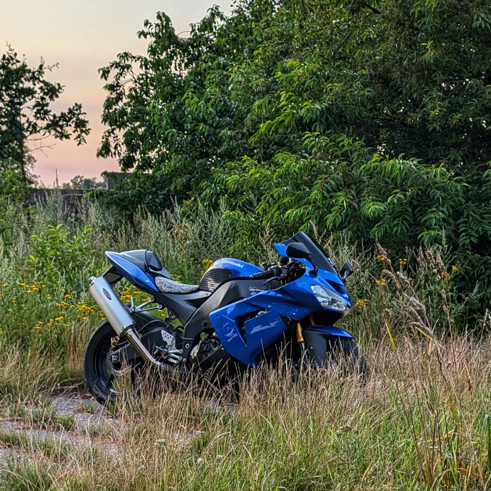 2004 blue zx10r : r/Kawasaki