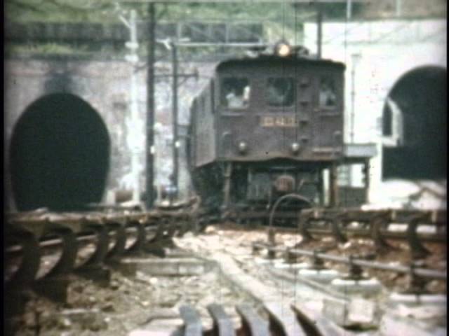 碓氷峠アプト式 最後のED42 - YouTube