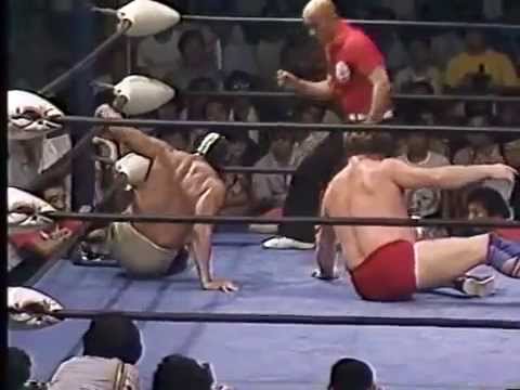 AJPW - Dusty Rhodes vs Harley Race - YouTube