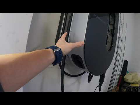 ポルシェ タイカン用充電ケーブル＆でっかい純正ドック設置！でも