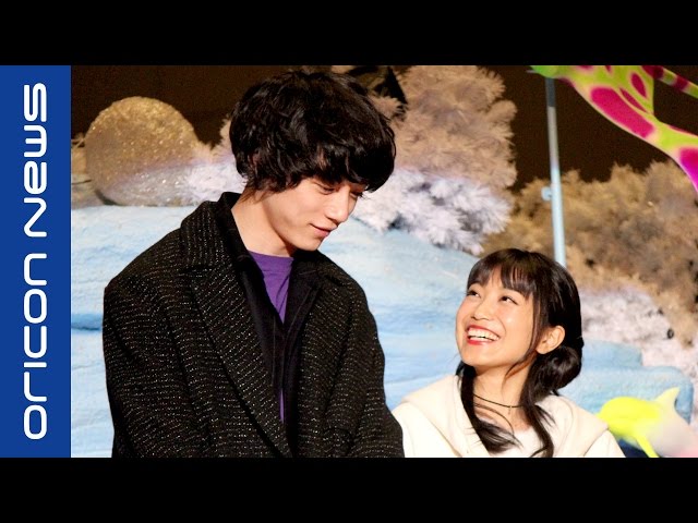 miwa＆坂口健太郎、手つなぎで登場 主演映画・コラボクリスマスツリー