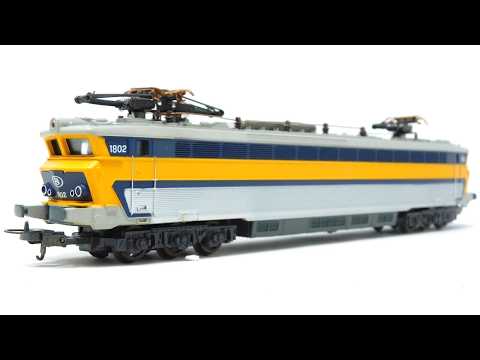 Lima SNCB Class 18 Electric Locomotive pulling INOX 