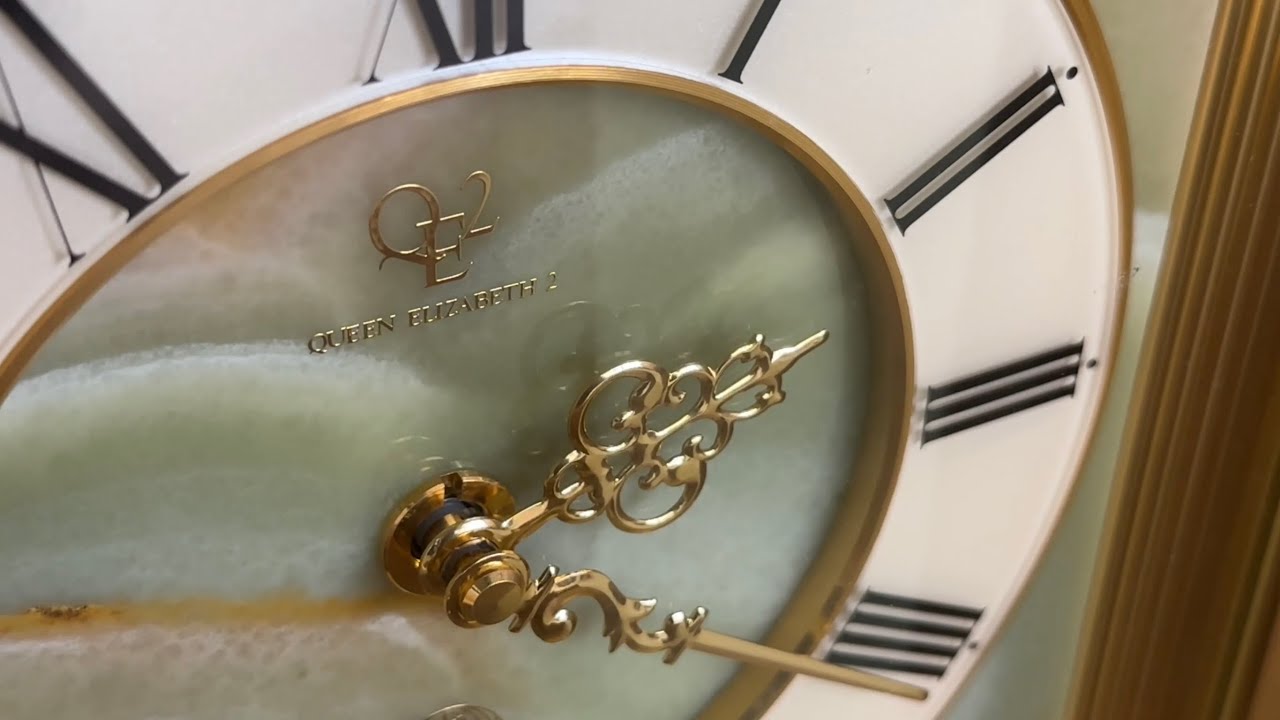 QUEEN ELIZABETH 2 QE2-R67 メロディ時計 - YouTube