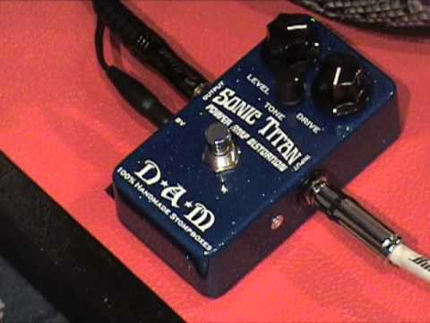 D*A*M Sonic Titan guitar effects pedal demo with Les Paul & Dr Z