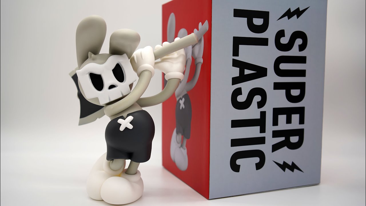 Chop Chop Deathstrokez 50 Shadez Guggimon by Superplastic - YouTube