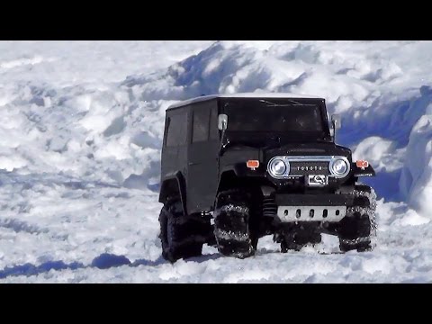 TAMIYA CC01 トヨタランドクルーザー40 ゲレンデ走行 - YouTube