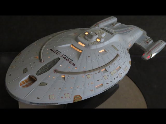 Bandai 1/850 Star Trek USS Voyager NCC-74656 - YouTube