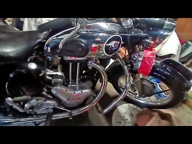 We were shown the Meguro Z7 and CL72. - YouTube