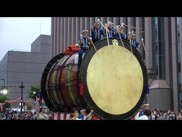 日本一の大太鼓 盛岡さんさ踊りパレード 2022 【4K】 - YouTube
