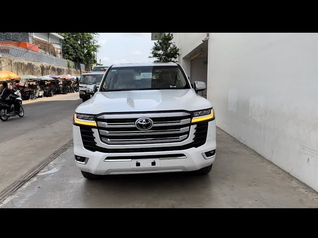 Toyota Land Cruiser ZX Model 2022 white pearl Color [ Interiors