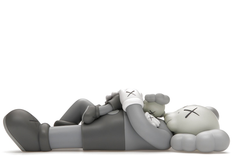 KAWS-HOLIDAY-SINGAPORE-Figure-