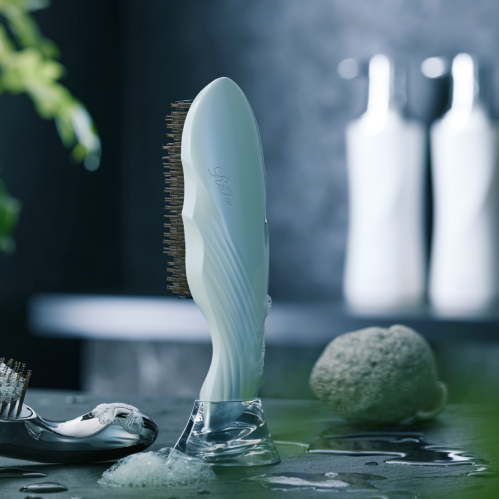 頭皮と髪のトータルケア】リファイオンケアブラシ＆リファヘアドライ