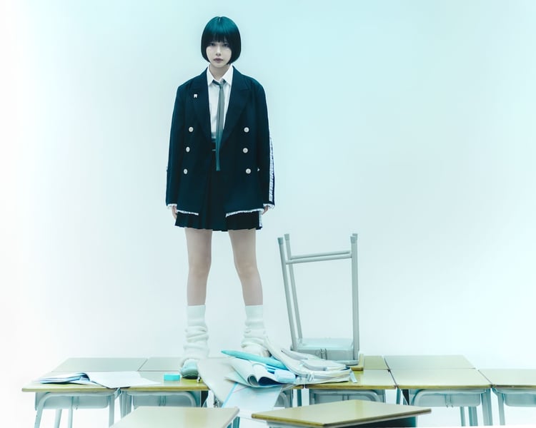 あのちゃんがアパレルブランド「HELL BLAU」立ち上げ、「school