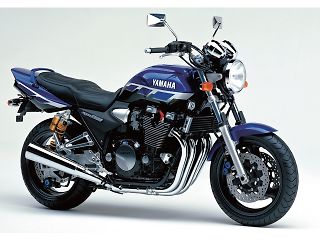 ヤマハ XJR1300 2000年式 RP03Jの諸元・スペック情報 | ウェビック