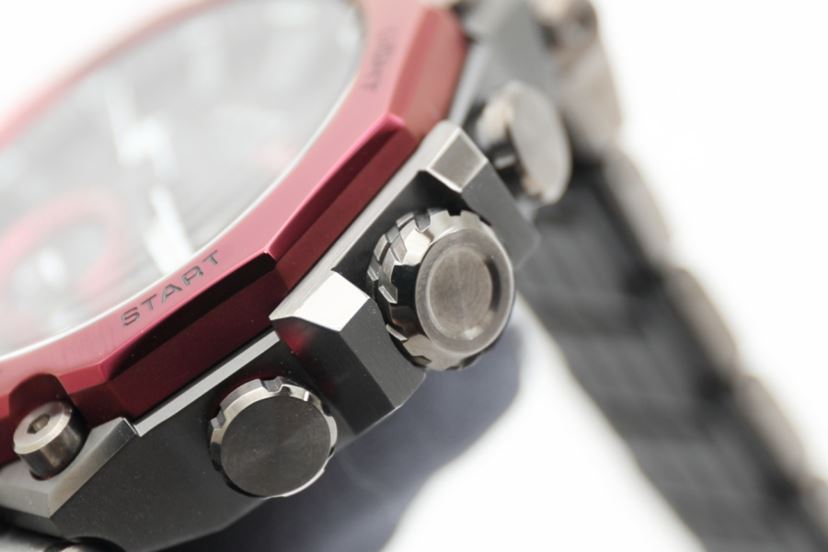 真打ち登場！ G-SHOCK「MT-G」にも「カーボンモノコックケース」が