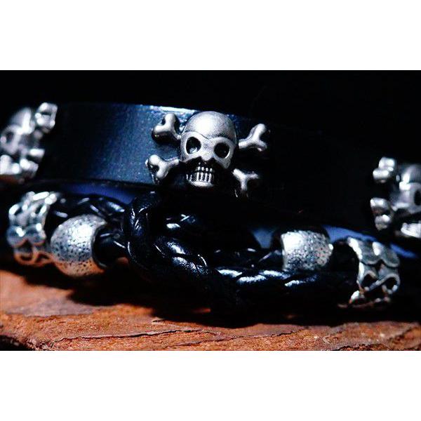 2連三つ編みS字＆打ち出しバレル(樽)パーツアレンジ パイレーツスカル