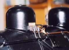 架線注意プレートの取付