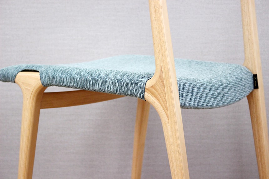 頑丈なのに、フレームが細くて軽量のダイニングチェア【天童木工