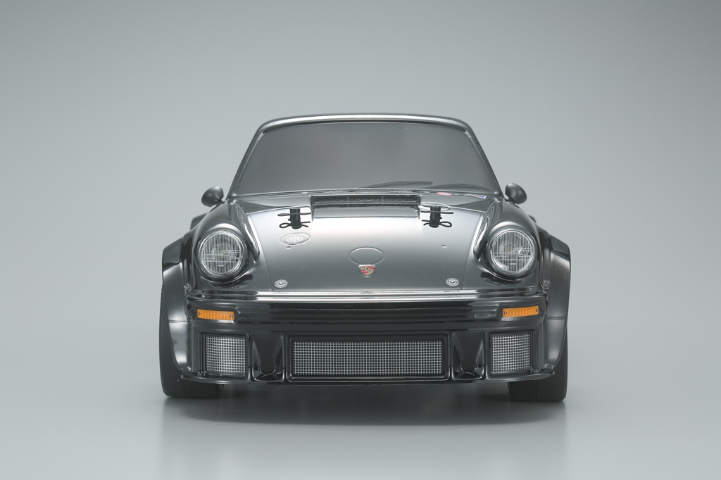 77年に登場した記念モデル「ブラックポルシェ」をイメージした電動RC