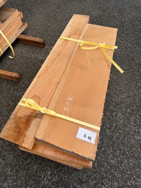 送料込み】【古材⑫ 厚み3.2㎝ 無垢材 一枚板 欅？】 NO32 欅（ケヤキ