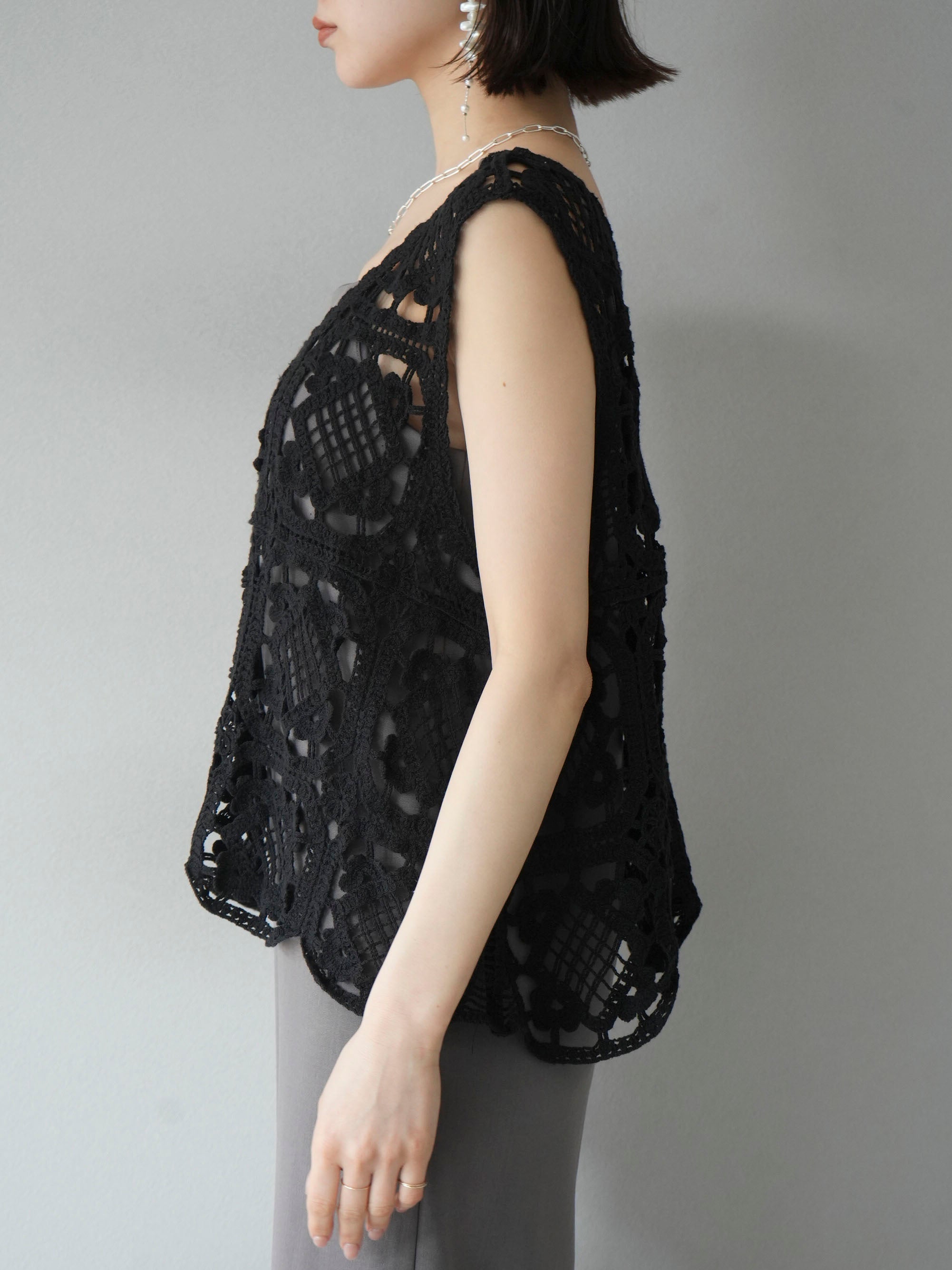 予約]クロシェレースニットタンクトップ/ブラック – Lumier