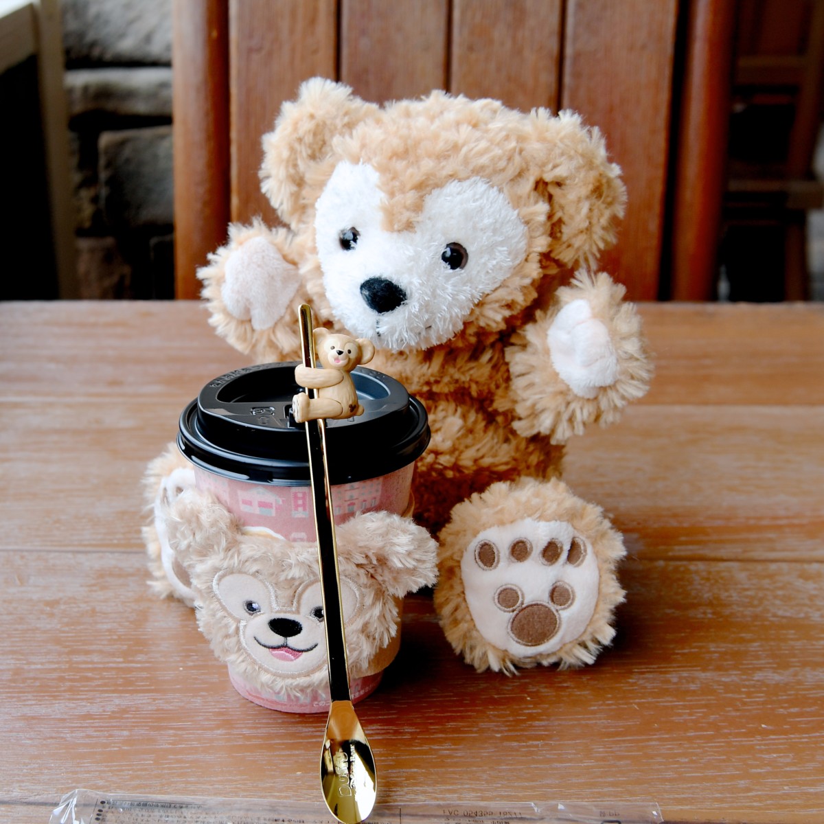 抱っこ姿のダッフィー！東京ディズニーシー「ケープコッド・コンフェ