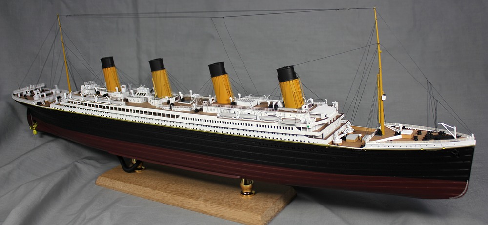 1/350 客船 R.M.S.タイタニック ディティールアップ 電飾組込完成品
