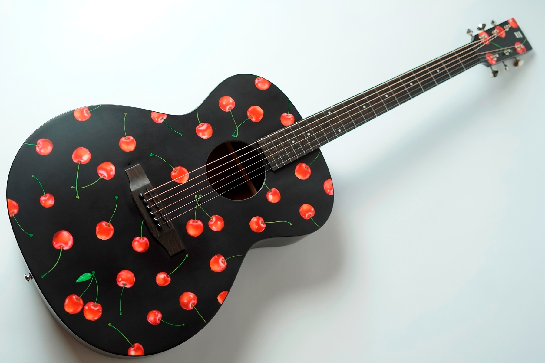 2020年11月28日 さくらんぼギター発売 | NEWS | NAGI GUITARS